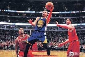 打得不错！36岁吉伦沃特原本的第三外援却成广东男篮的真大腿