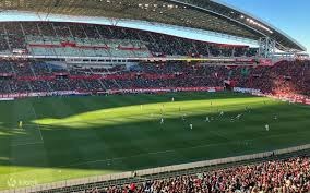 疯狂对轰！康宁汉姆半场18+8+5对飙贝恩21分