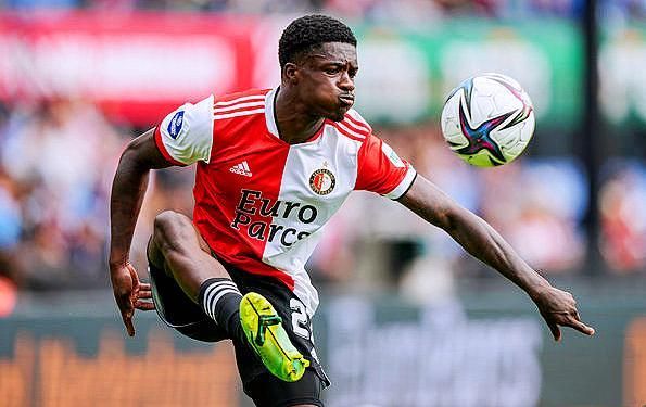 年轻队伍在 年轻队伍在