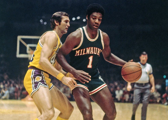 同样具有指 同样具有指