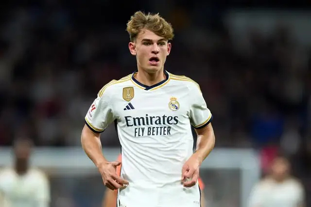 统的龙舟竞 统的龙舟竞